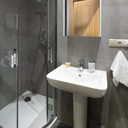 Leonardo Studio In City Center *