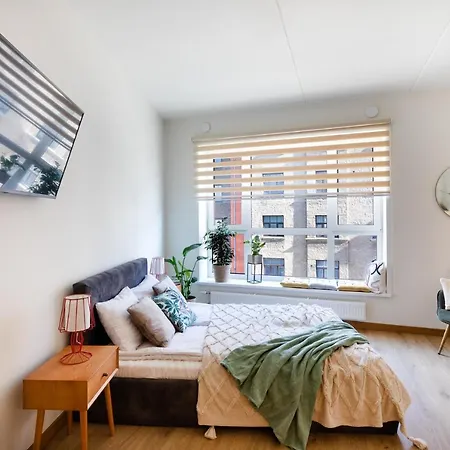 Leonardo Studio In City Center Apartman *