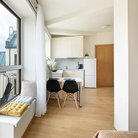 Leonardo Studio In City Center Apartman