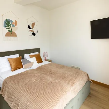 Leonardo Studio In City Center Apartman