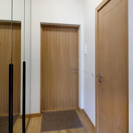 Leonardo Studio In City Center דירה